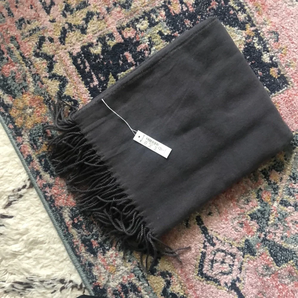 Madewell Fringed Scarf Cozy Supersoft Shawl Gray Coal Off Black Fringe NH397